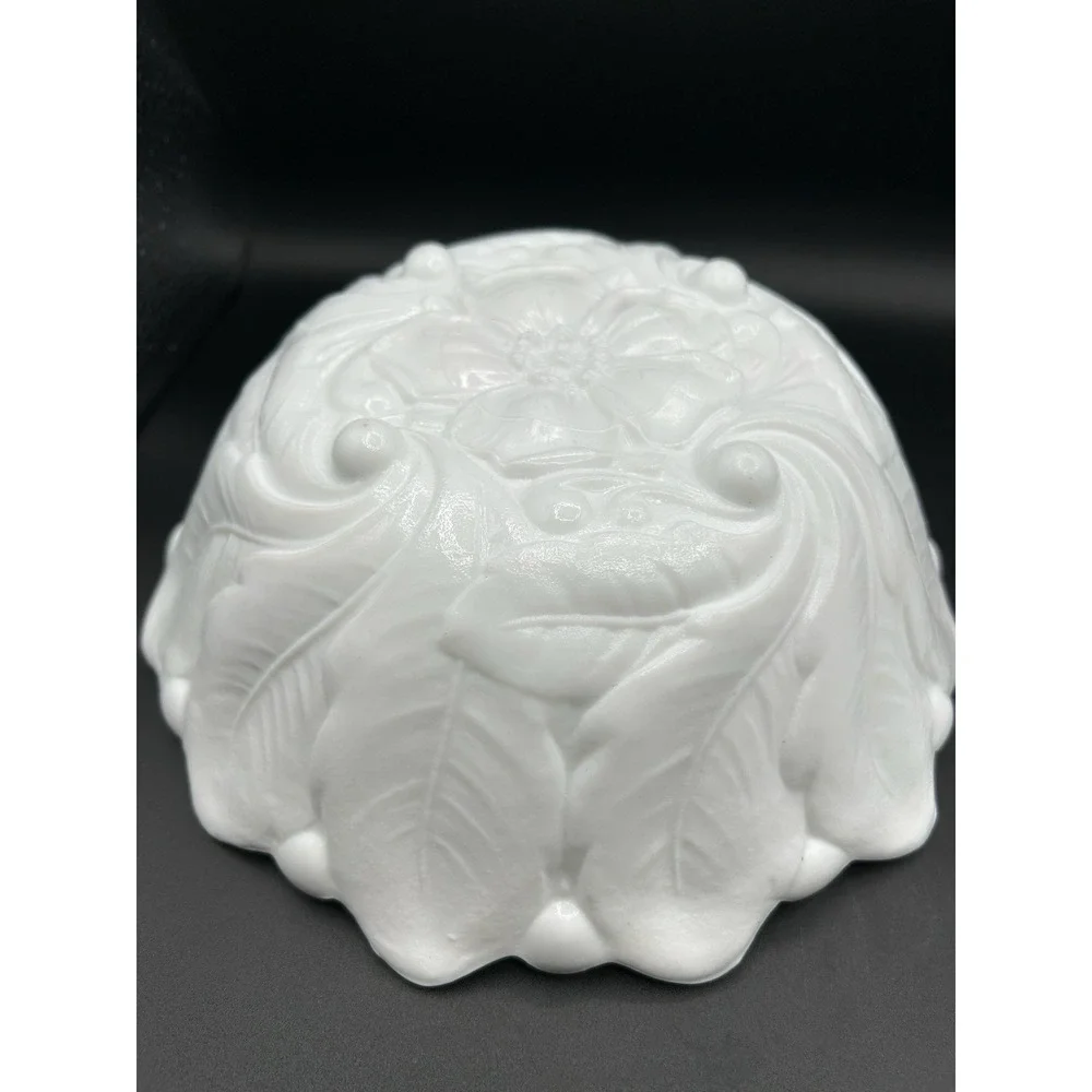 2 VTG White MILK GLASS Footed Floral Cabbage Lettuce Leaf 9